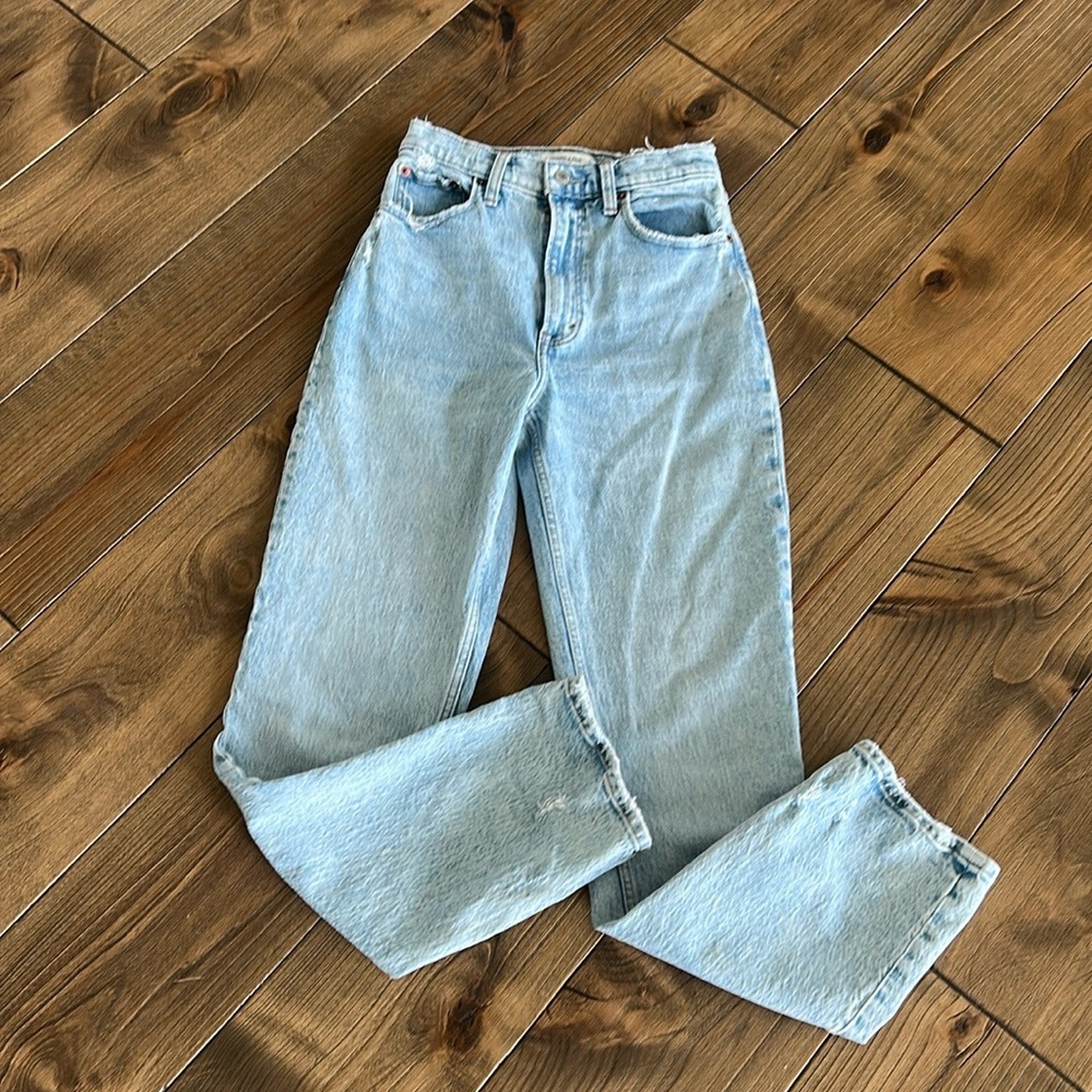 Abercrombie & Fitch The 90’s Straight High Rise | 25W